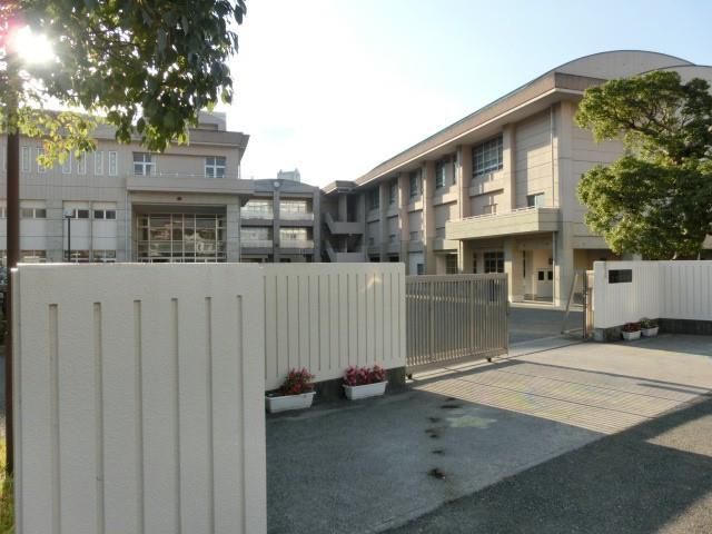黒崎中学校(620m)