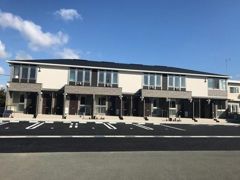 Lark Hills（ラークヒルズ）の外観画像