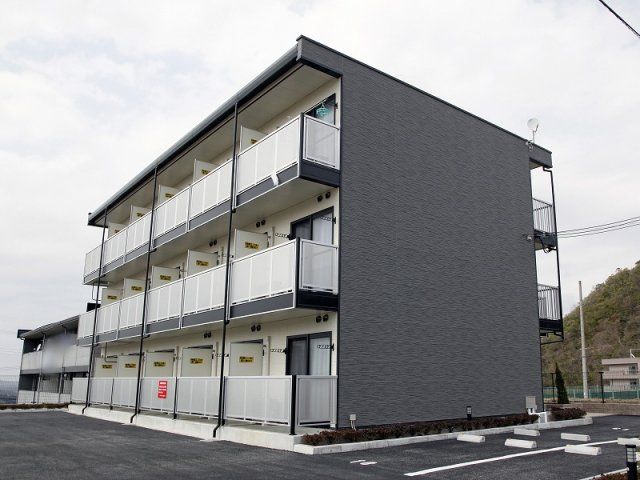 レオパレス金仙寺湖二号館の外観画像