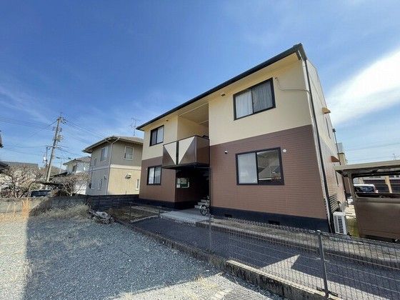 グランシャリオ B棟の外観画像