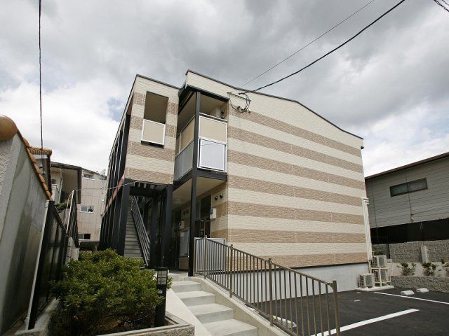 レオパレスアプリコット片山の外観画像