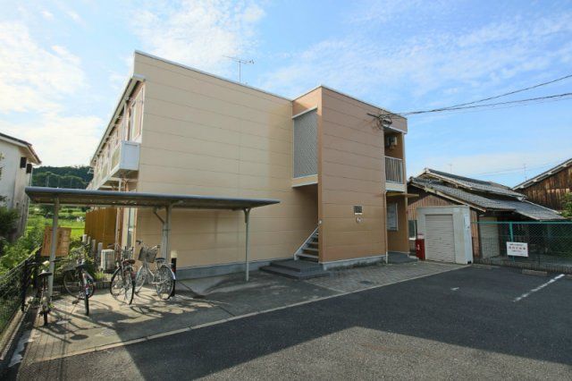 レオパレスキヌガワの外観画像