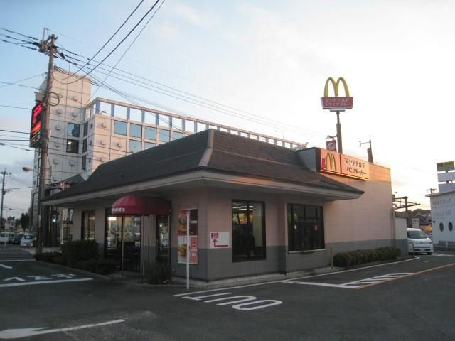 マクドナルド(450m)