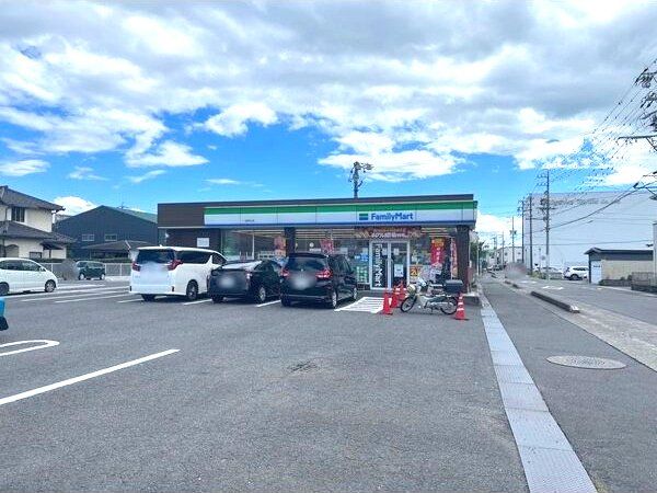 近くに施設あり