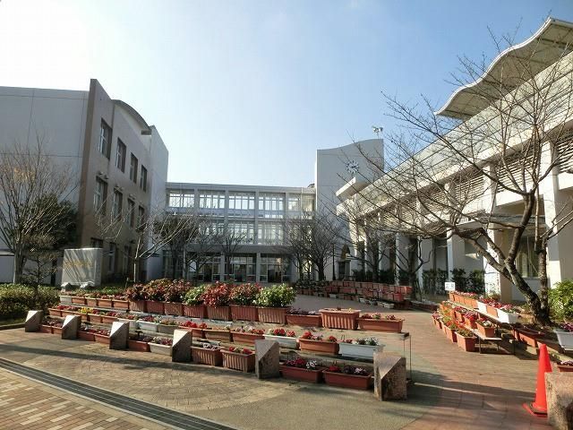 岡垣町立山田小学校(1360m)