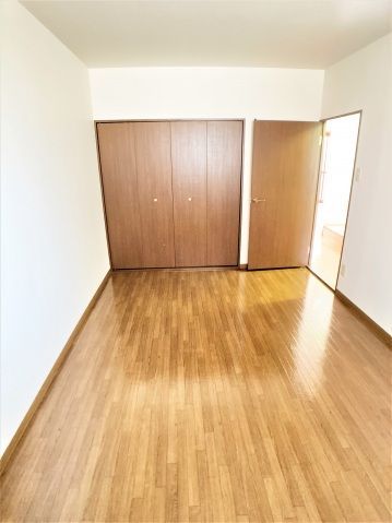 ベッドルーム