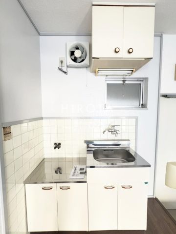 聖ヨゼフ幼稚園(240m)