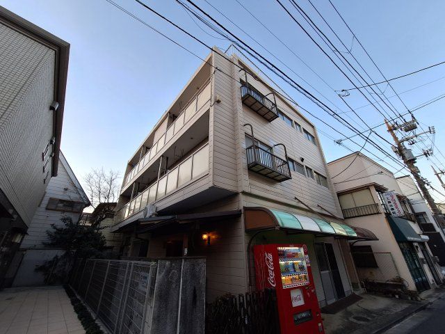 石渡マンションの外観画像
