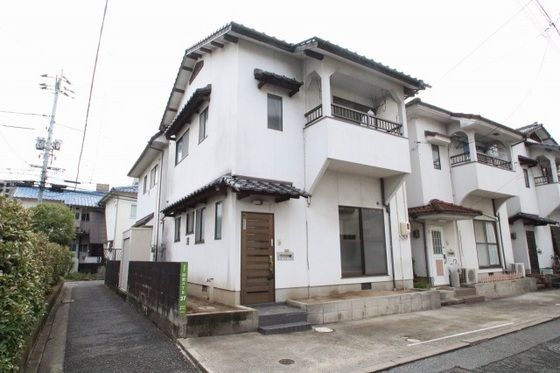 西原8丁目貸家D棟の外観画像