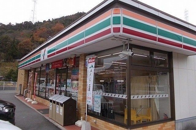 セブンイレブンまで1000m