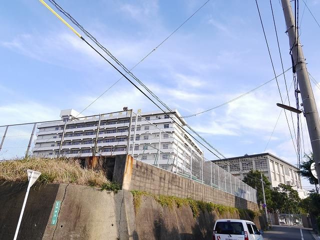 真颯館高校(490m)