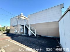 レオパレスpine crestの外観画像