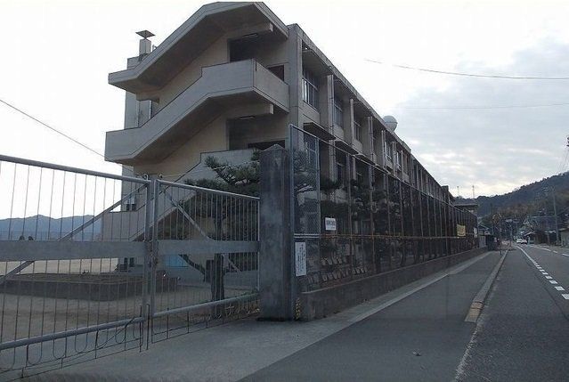 波多見小学校まで850m