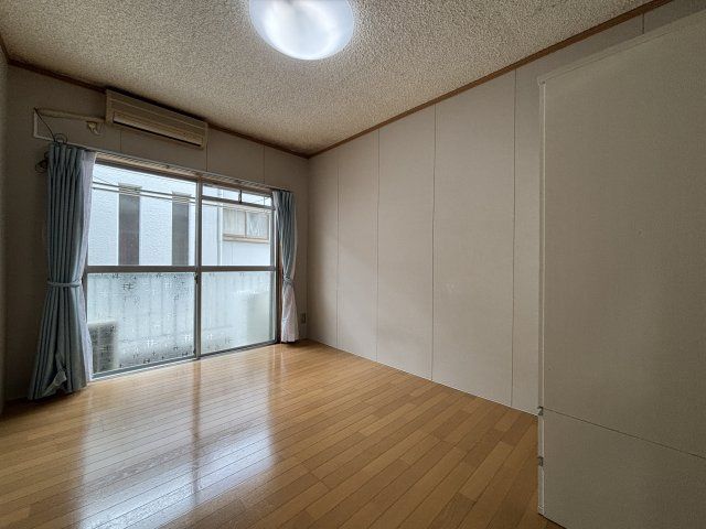 ベッドルーム