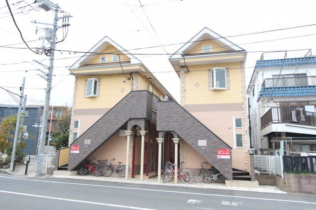 ネオステージ大倉山Bの外観画像