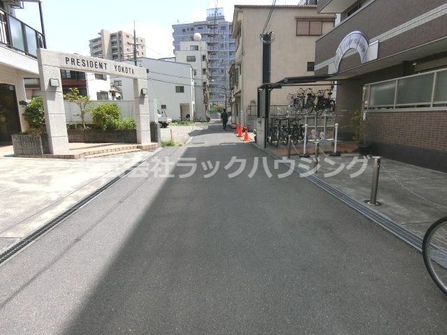 近くに施設あり