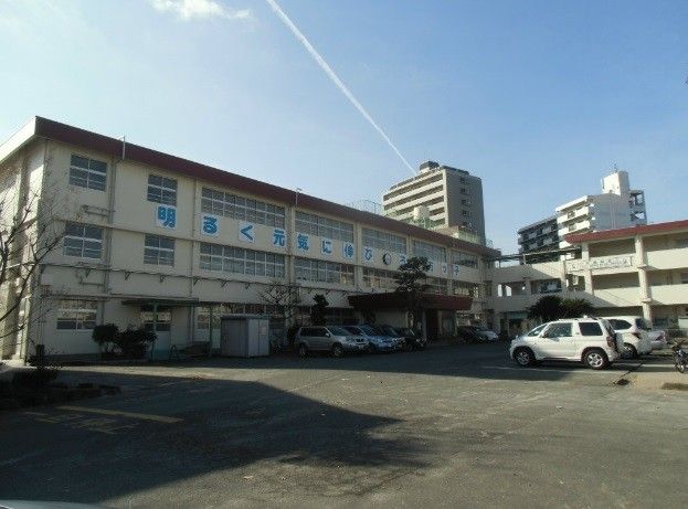 北九州市立北方小学校(770m)