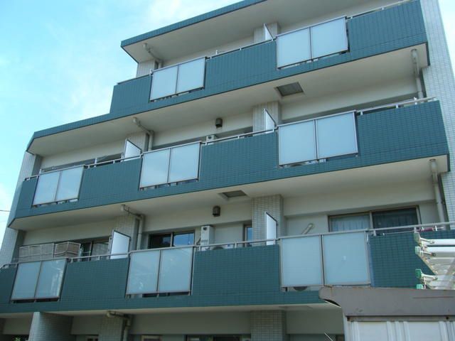 イーストウインドの外観画像