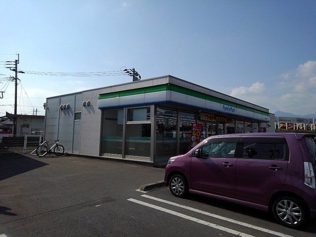 ファミリーマート鹿屋笠之原店まで500m