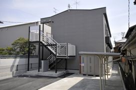 レオパレスパイナス松福の外観画像