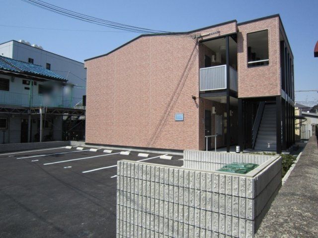 レオパレスシャルマン上の外観画像