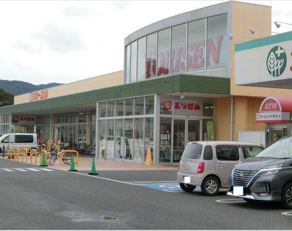 近くに施設あり