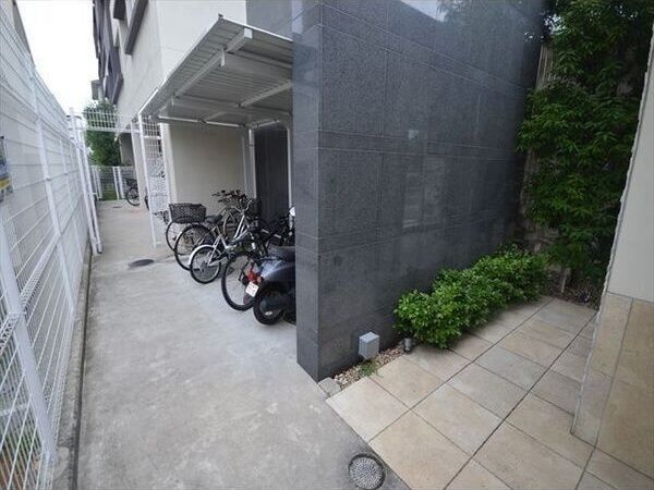 近くに施設あり