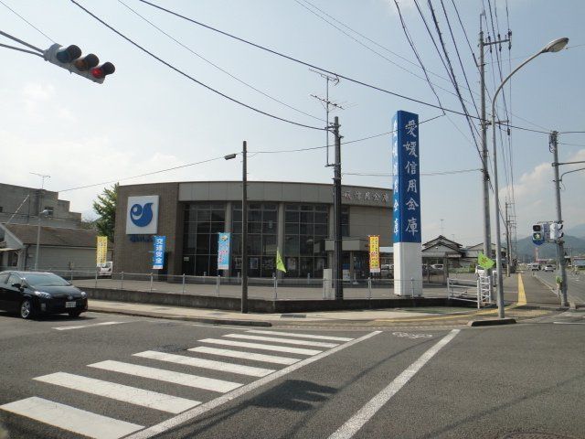 愛媛信用金庫丹原支店様まで1600m