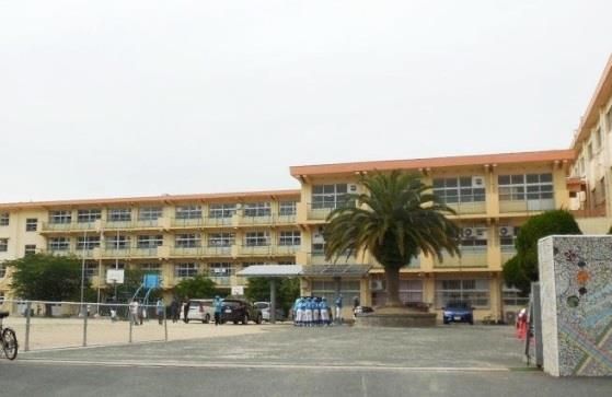 西門司小学校(240m)