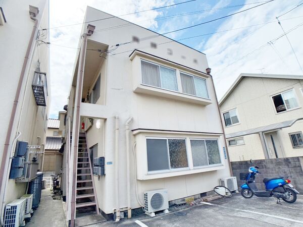 南輝コーポ西棟の外観画像