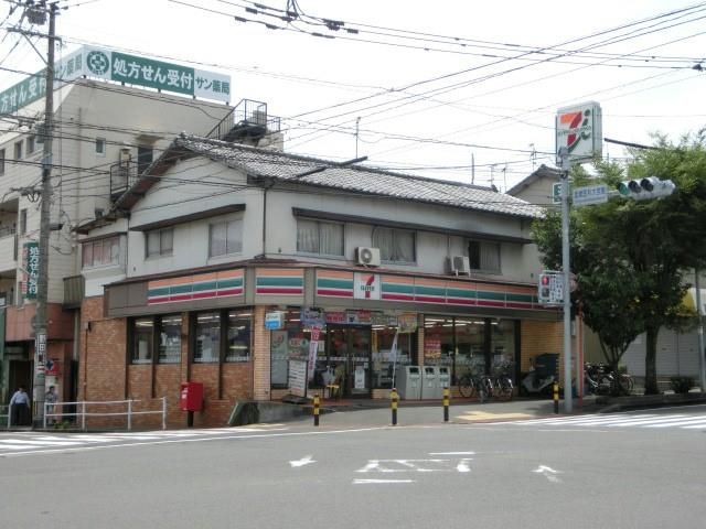 セブンイレブン(600m)