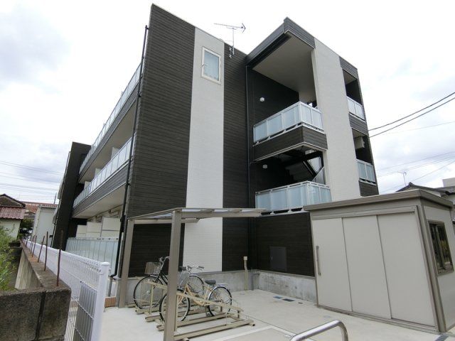 リブリ・テネロスの外観画像