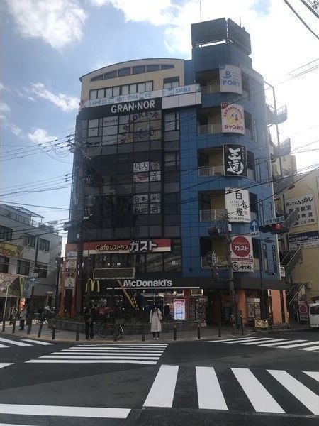 近くに施設あり