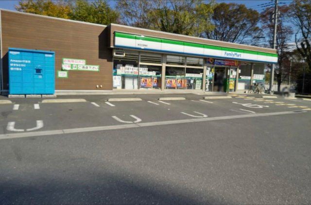 近くに施設あり