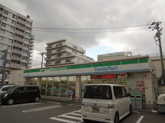 ファミリーマート小倉三萩野店(600m)