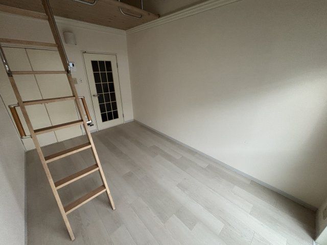ベッドルーム