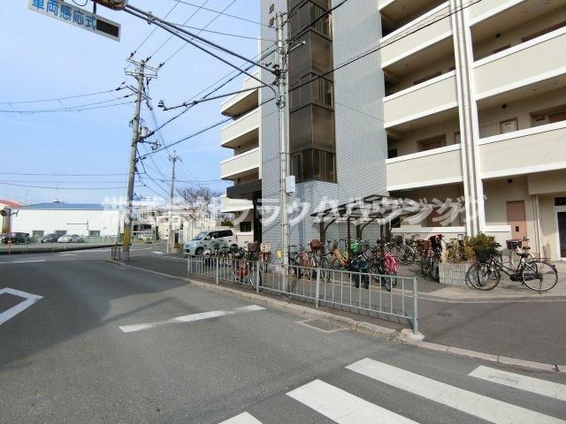 近くに施設あり