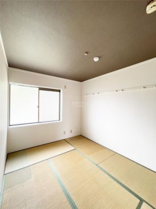 湯川中学校(880m)