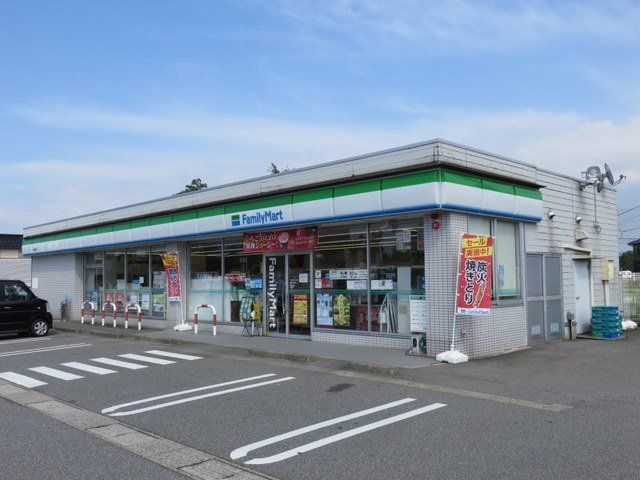 ファミリーマートまで350m