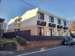 レオパレスグリーンヒルズライフの外観画像