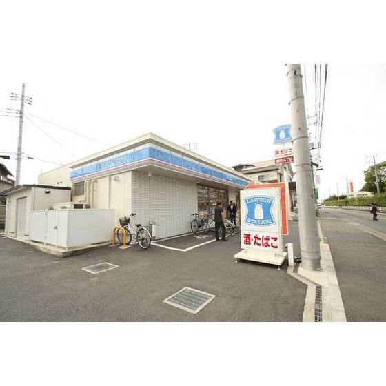 コンビニ「ローソン神奈川工科大学前店まで166m」