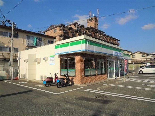 ファミリーマート黒髪店まで650m