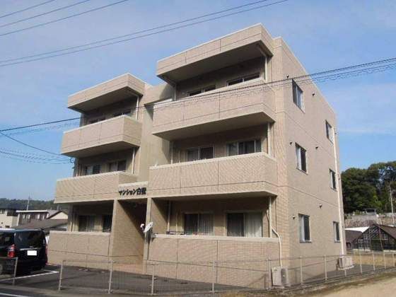 マンション白壁の外観画像