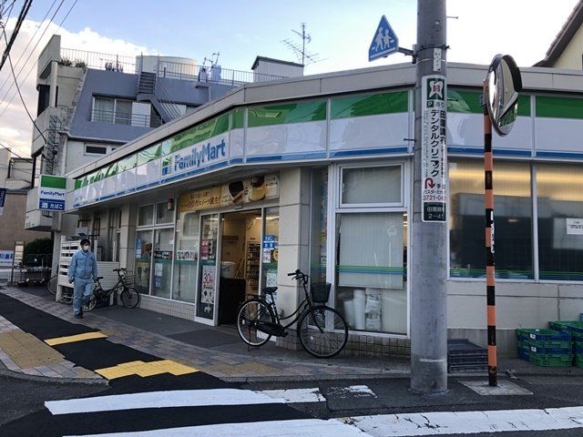 近くに施設あり