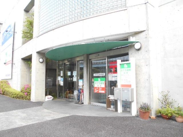 郵便局「三島芙蓉台簡易郵便局まで677m」