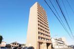 ロイヤルヒルズタワーの外観