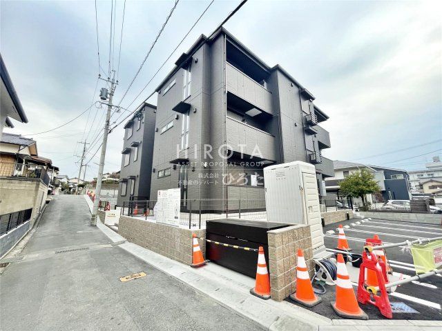 北九州市立折尾西小学校(210m)