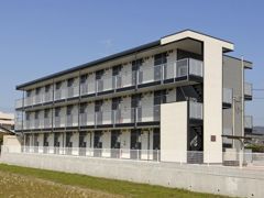 レオパレスIYOの外観画像