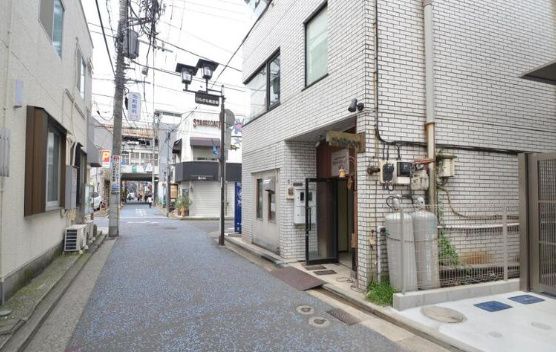 近くに施設あり