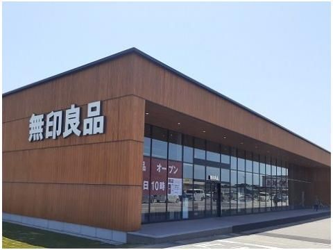 無印良品 富山堀川本郷店まで550m